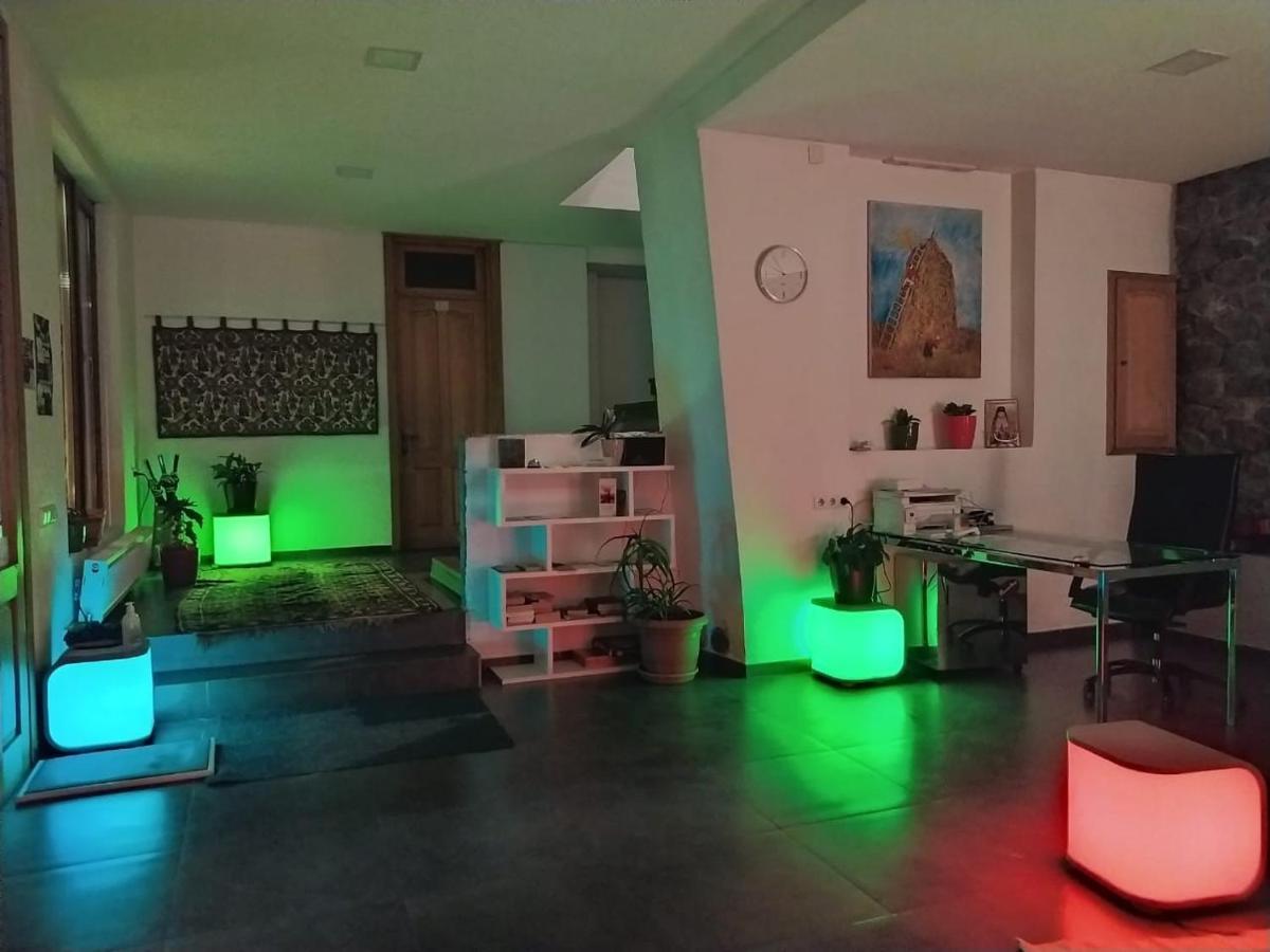 Bapsha Guesthouse Местія Екстер'єр фото